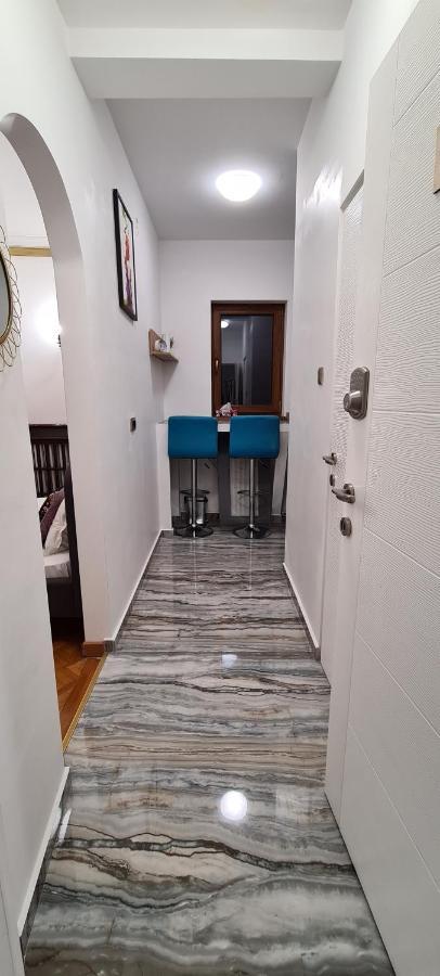 Central Arghezi University Square Apartment Bucharest Luaran gambar