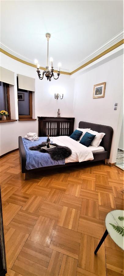 Central Arghezi University Square Apartment Bucharest Luaran gambar