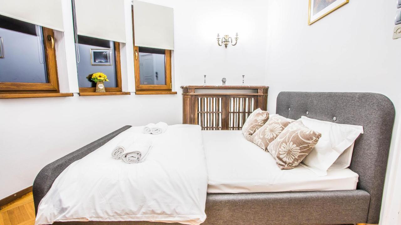 Central Arghezi University Square Apartment Bucharest Luaran gambar